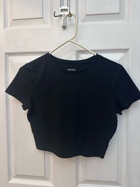 wild fable Black Short Sleeve Crop Tee